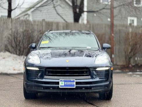 Used 2022 Porsche Macan w/ Premium Package Plus image 9