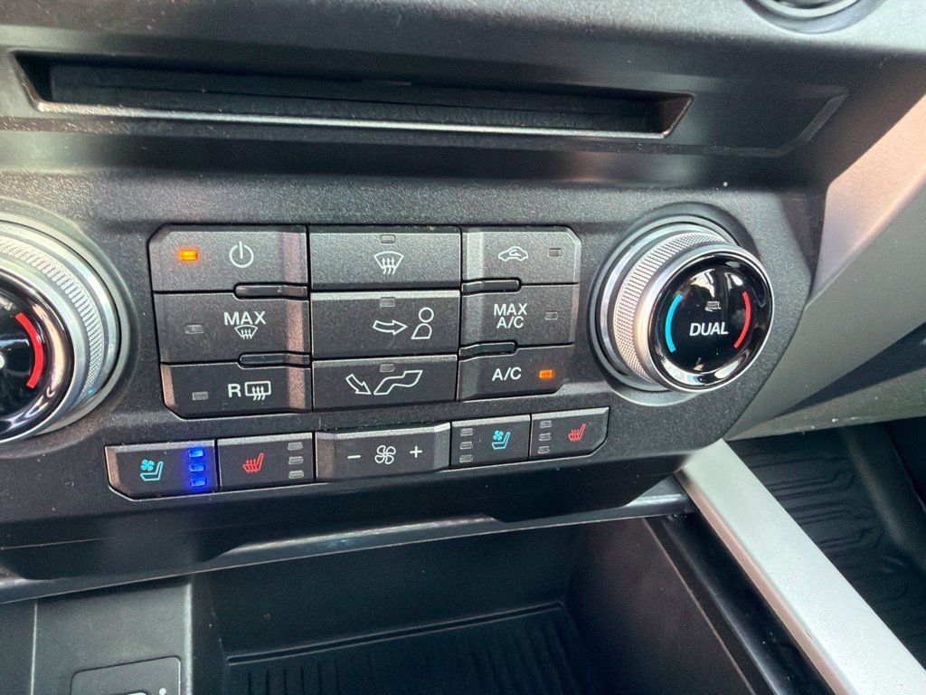 Used 2018 Ford F150 Lariat w/ Equipment Group 502A Luxury AWD/4WD image 15
