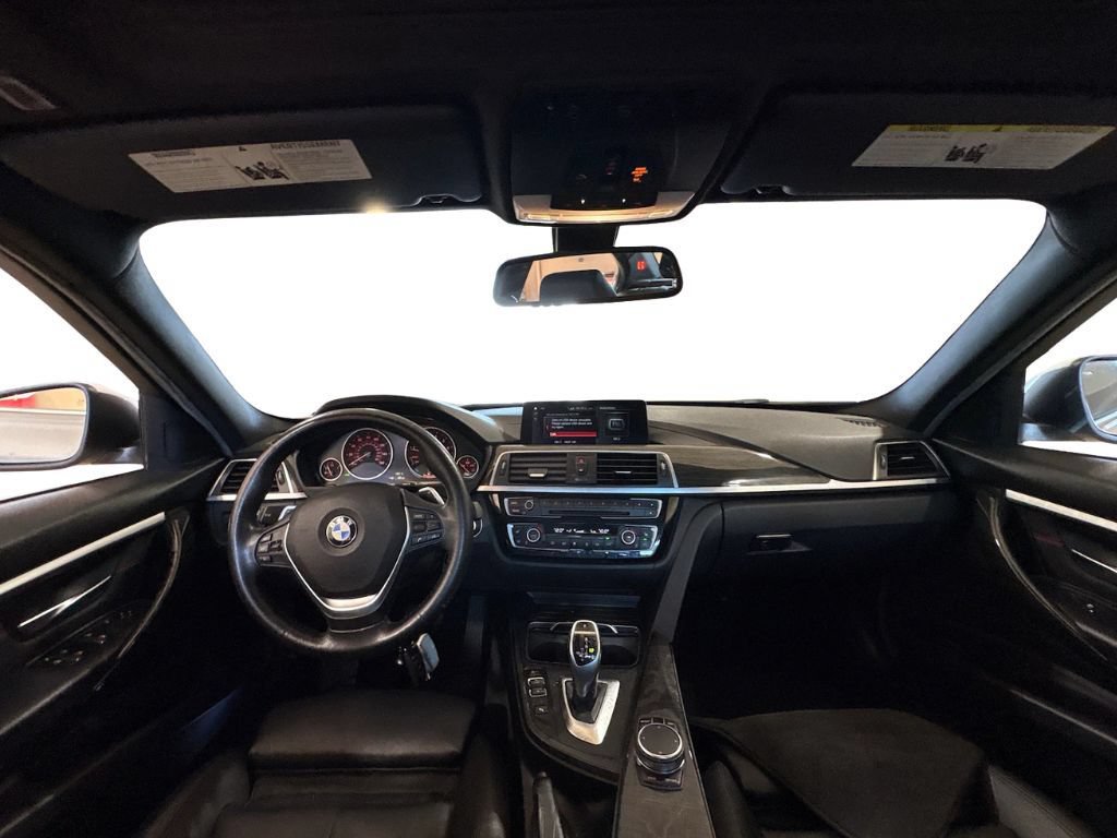 Used 2018 BMW 330i Sedan RWD image 11