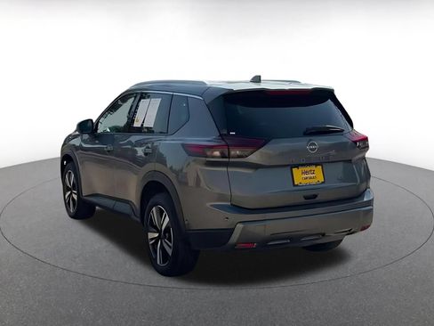 Used 2026 Nissan Rogue SL AWD/4WD image 9