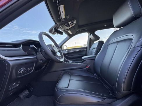 New 2025 Jeep Grand Cherokee L Limited w/ Luxury Tech Group II image 18