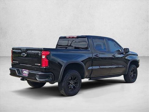 Used 2023 Chevrolet Silverado 1500 ZR2 w/ Technology Package AWD/4WD image 5