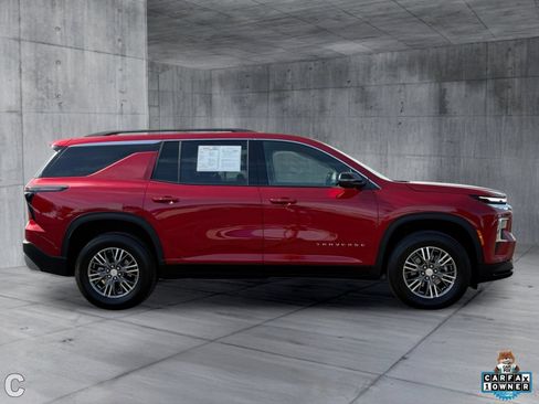 Used 2026 Chevrolet Traverse LT FWD image 8