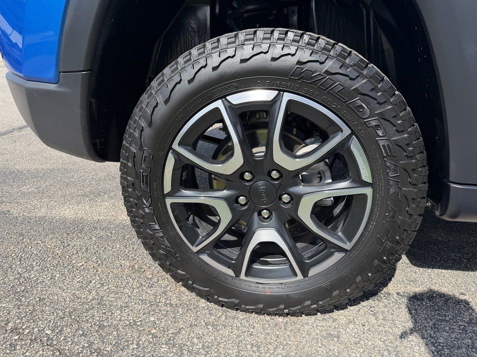 Used 2024 Jeep Compass Trailhawk AWD/4WD image 12