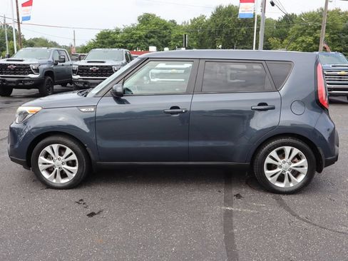 Used 2015 Kia Soul + w/ Audio Package FWD image 29