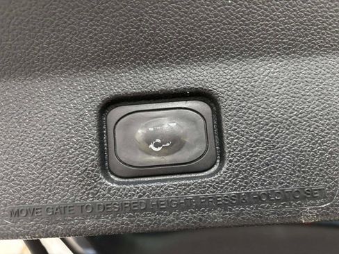 Used 2018 Ford Explorer XLT w/ Equipment Group 202A image 20