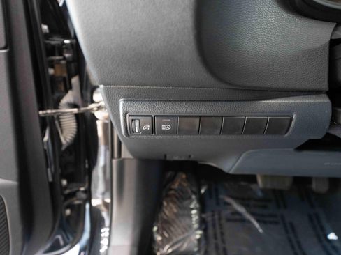 Used 2020 Toyota Corolla LE FWD image 11