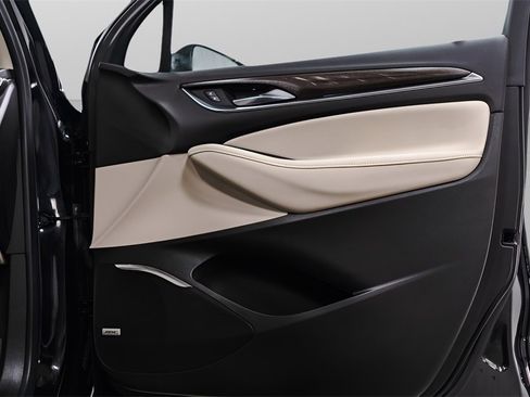 Used 2024 Buick Enclave Avenir image 37