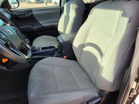 Used 2022 Toyota Tacoma SR image 4