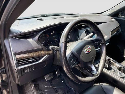 Used 2019 Cadillac XT4 Sport w/ Cold Weather Package image 9