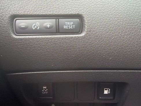 Used 2020 Nissan Rogue S AWD/4WD image 13
