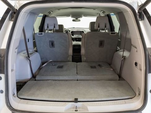 Used 2019 GMC Acadia SLE FWD image 27