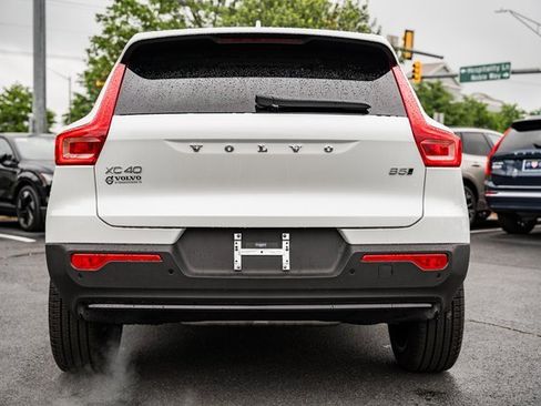 Certified 2025 Volvo XC40 B5 Ultra w/ Climate Package image 6