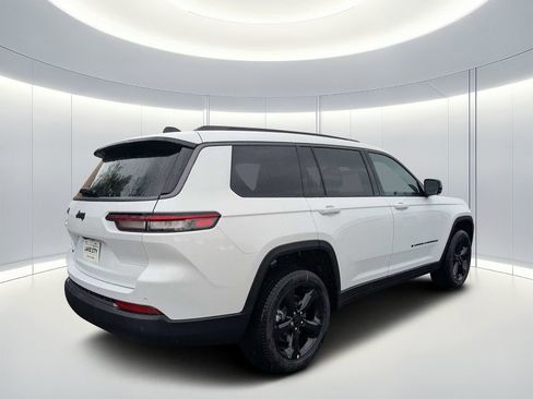 New 2026 Jeep Grand Cherokee L Limited w/ Limited Altitude Package image 4