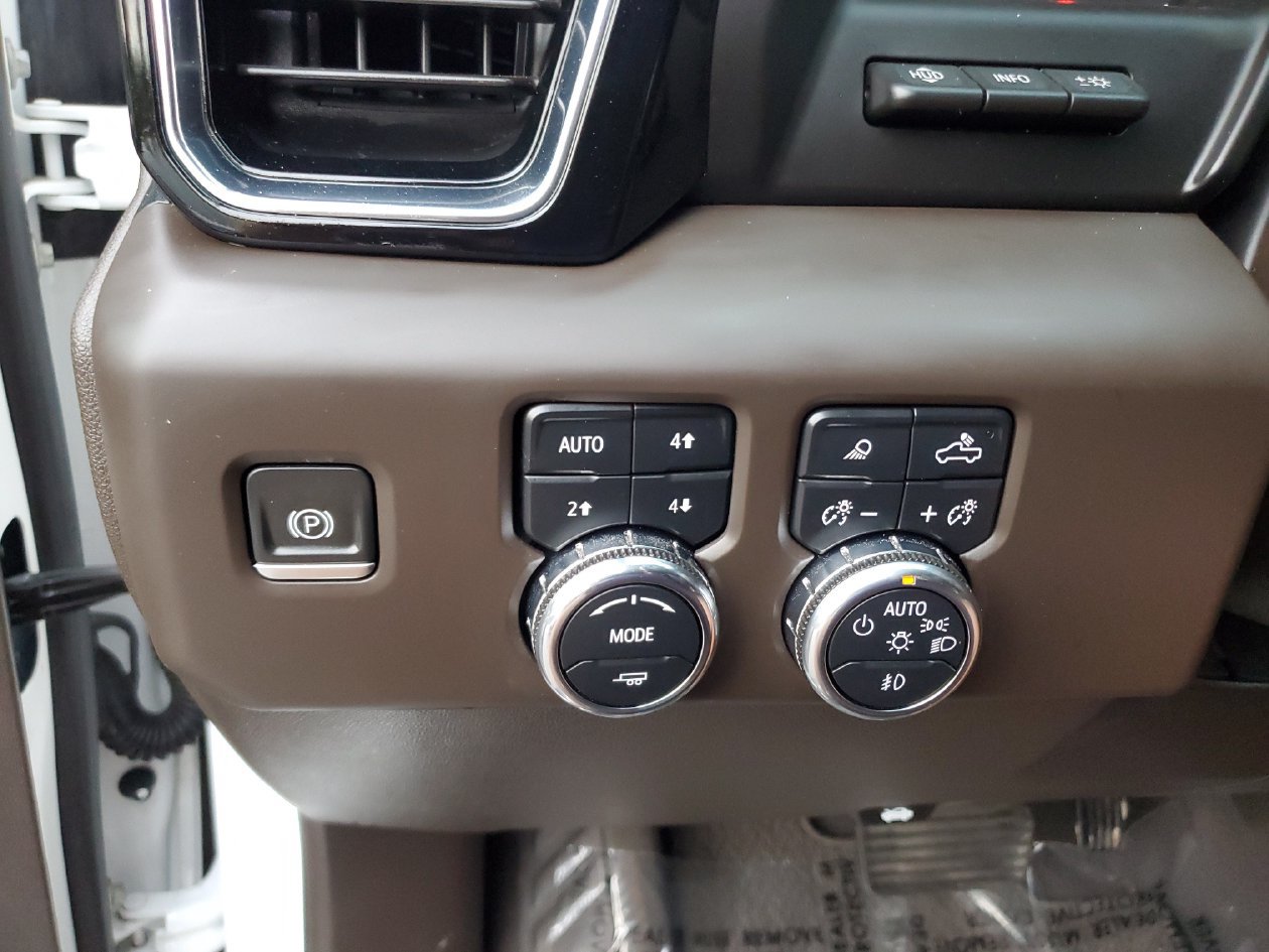 Used 2024 GMC Sierra 1500 Denali w/ Denali Reserve Package AWD/4WD image 30