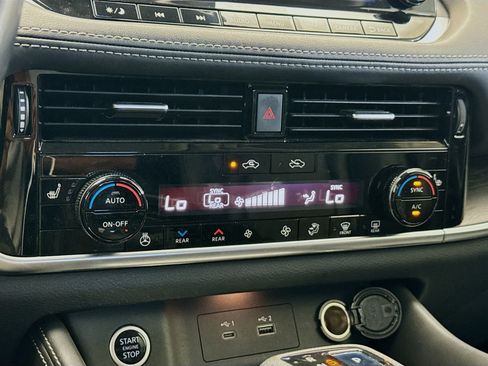 Used 2021 Nissan Rogue SL w/ Premium Package image 10