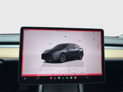Used 2025 Tesla Model Y Long Range RWD image 45