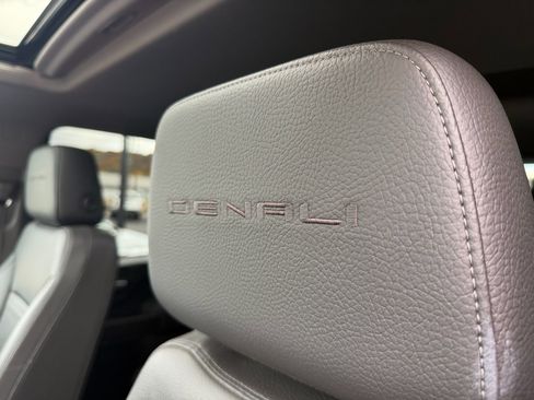 Used 2023 GMC Sierra 2500 Denali w/ Denali Ultimate Package image 15