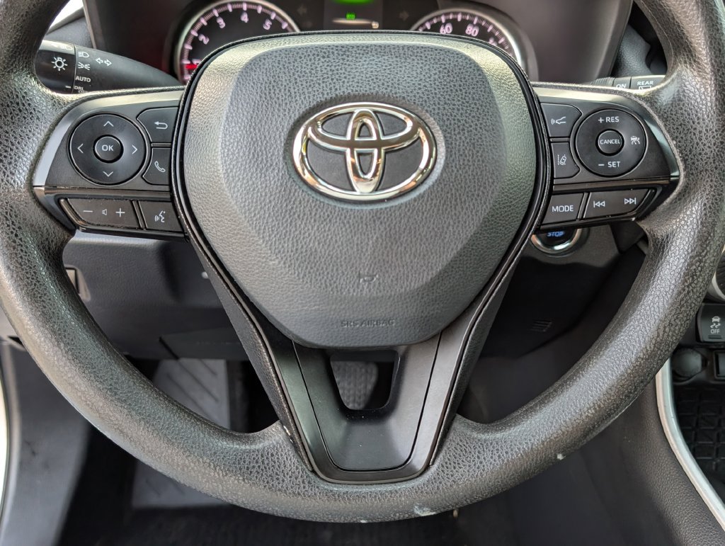 Used 2022 Toyota RAV4 XLE AWD/4WD image 4