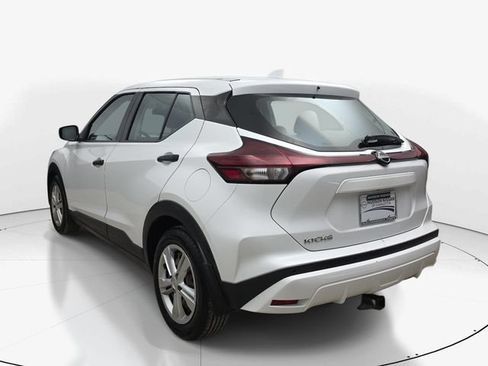 Used 2022 Nissan Kicks S FWD image 8