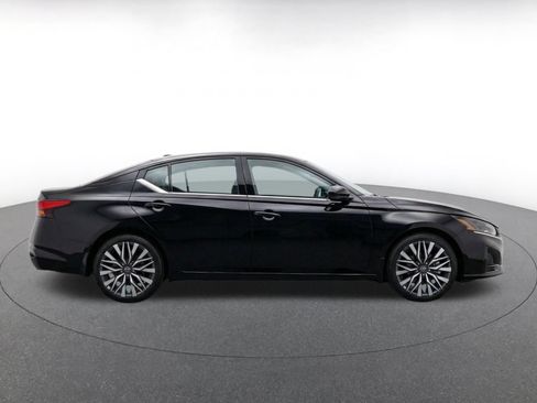 Used 2026 Nissan Altima 2.5 SV FWD image 10