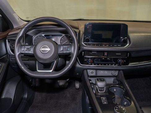 Used 2022 Nissan Rogue SL w/ SL Premium Package image 2