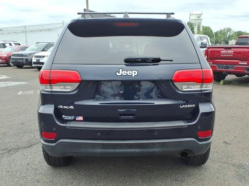 Used 2018 Jeep Grand Cherokee Laredo AWD/4WD image 4