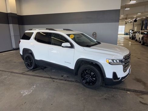 Used 2023 GMC Acadia SLE w/ Driver Convenience Package image 2