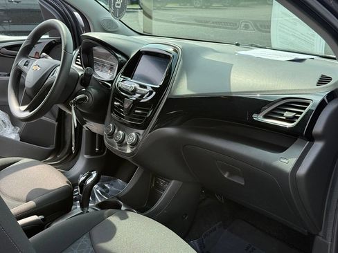 Used 2022 Chevrolet Spark LT FWD image 12