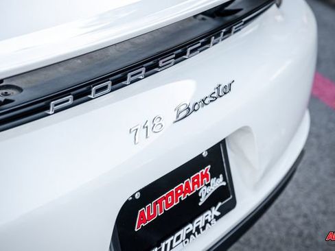 Used 2017 Porsche 718 Boxster image 32