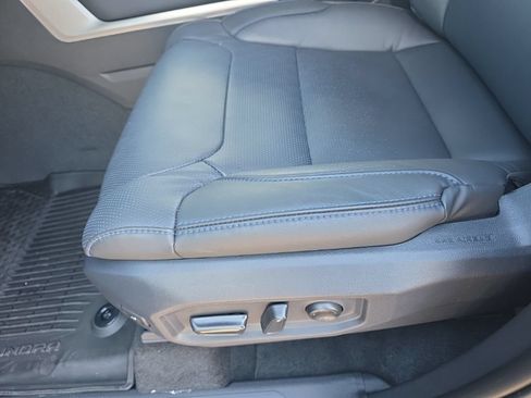 New 2026 Toyota Tundra Platinum AWD/4WD image 17