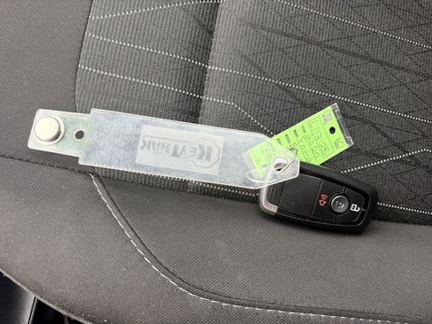 Used 2020 Ford EcoSport SE w/ SE Convenience Package image 31