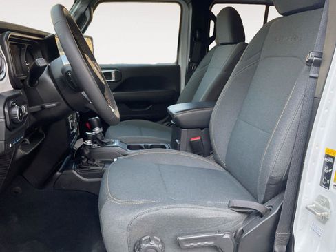 Used 2024 Jeep Wrangler Unlimited Sahara AWD/4WD image 9