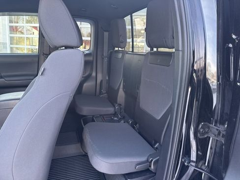 Used 2019 Toyota Tacoma TRD Sport image 38