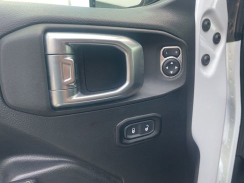 Used 2021 Jeep Wrangler Sport S image 18