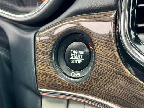 Used 2019 Jeep Grand Cherokee Summit AWD/4WD image 30