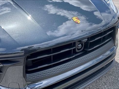 Used 2025 Porsche Macan AWD/4WD image 32