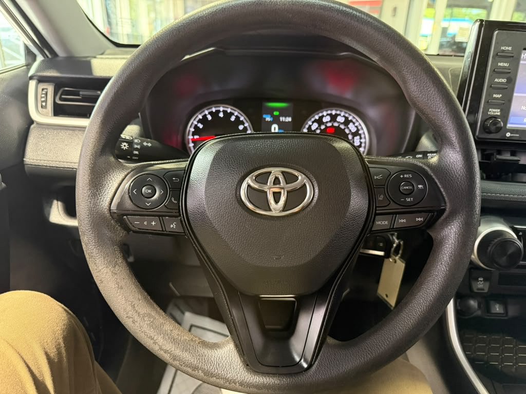 Used 2022 Toyota RAV4 LE AWD/4WD image 11