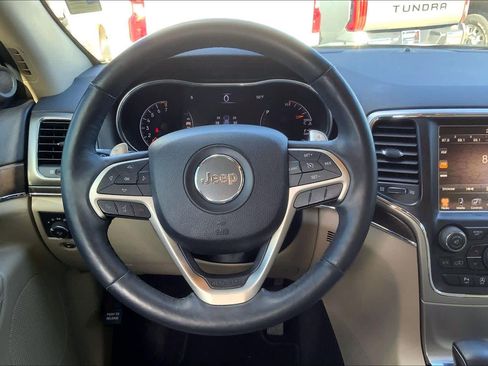 Used 2017 Jeep Grand Cherokee Limited image 6