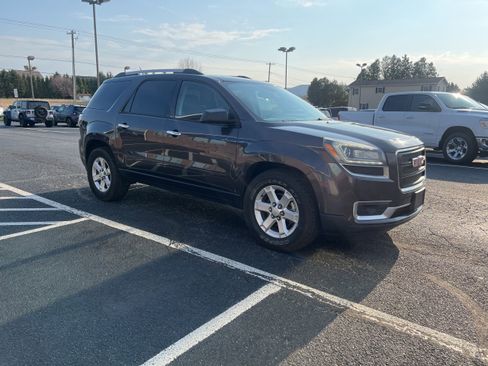 Used 2015 GMC Acadia SLE image 8