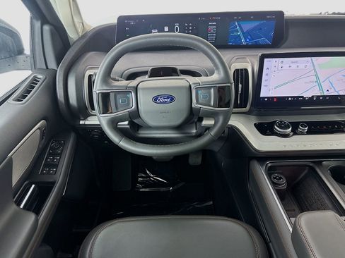 Used 2025 Ford Expedition Active AWD/4WD image 23