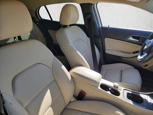Used 2017 Mercedes-Benz GLA 250 image 15