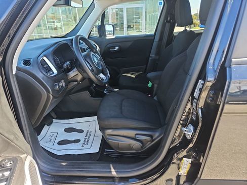 Used 2018 Jeep Renegade Latitude image 15