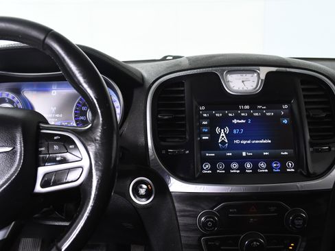 Used 2019 Chrysler 300 Touring L w/ Quick Order Package 22F image 16