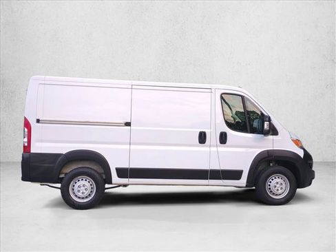 Used 2025 RAM ProMaster 2500 w/ Convenience Group FWD image 4