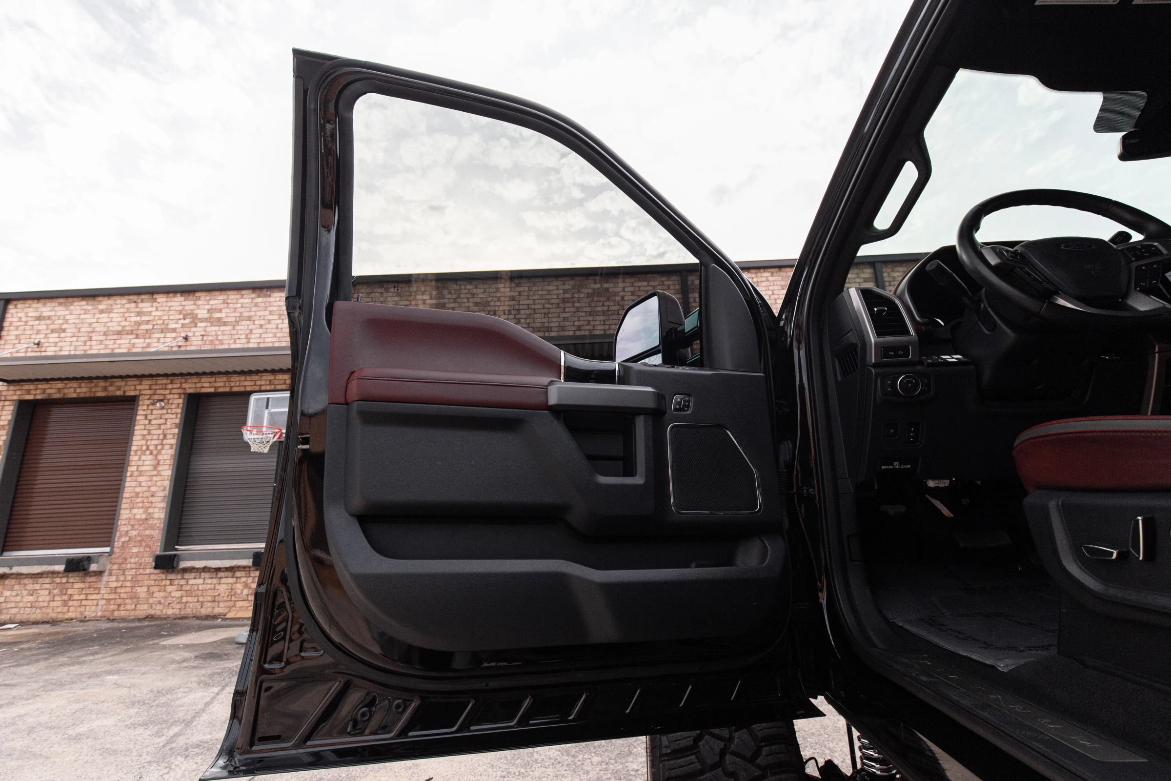 Used 2022 Ford F350 Platinum AWD/4WD image 35