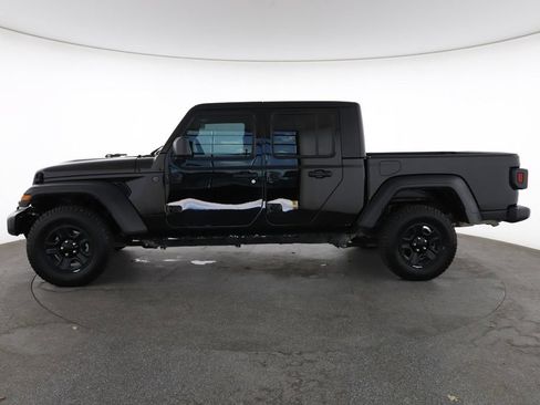 Used 2024 Jeep Gladiator Sport AWD/4WD image 7