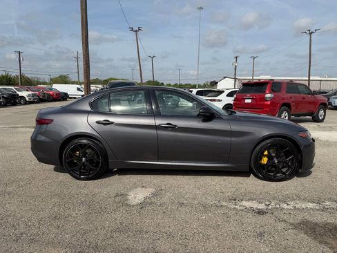 Used 2020 Alfa Romeo Giulia AWD w/ Quick Order Package 22J Sport image 8