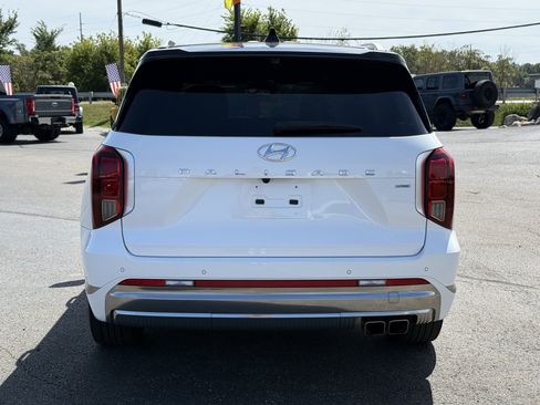Used 2023 Hyundai Palisade Calligraphy w/ Cargo Package AWD/4WD image 7