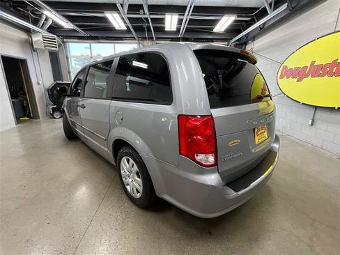 Used 2015 Dodge Grand Caravan American Value Package FWD image 3